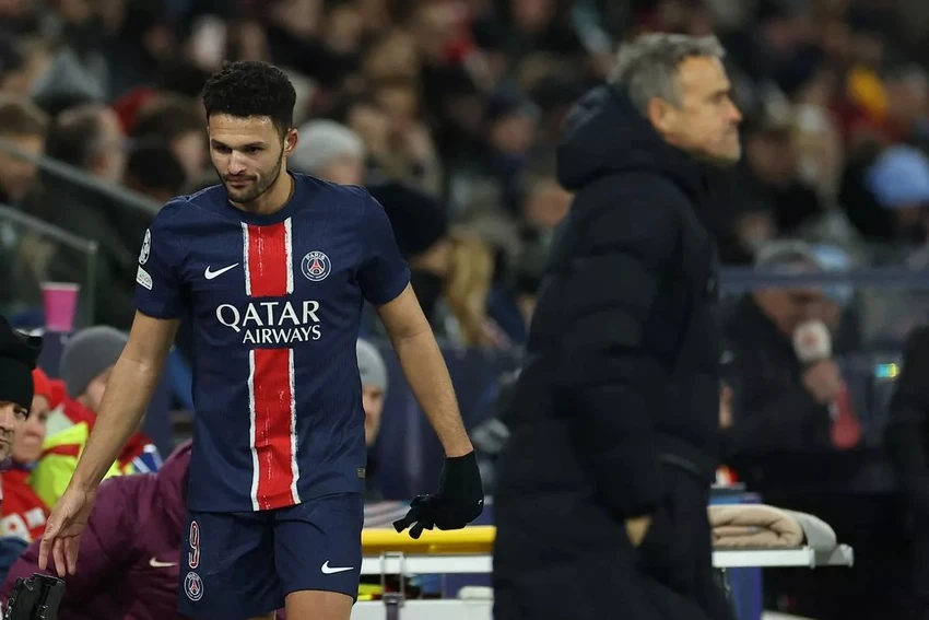 HLV Luis Enrique đang chật vật dẫn dắt PSG. ẢNH: GETTY psg-luis-enrique.jpg