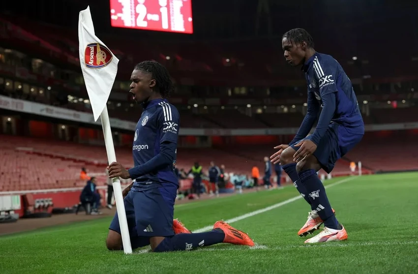 Jaydan Kamason (trái) - Thần đồng của MU gây phấn khích cực lớn sau trận thắng Arsenal. ẢNH: GETTY Thần đồng của MU gây phấn khích cực lớn sau trận thắng Arsenal,MU,ARSENAL