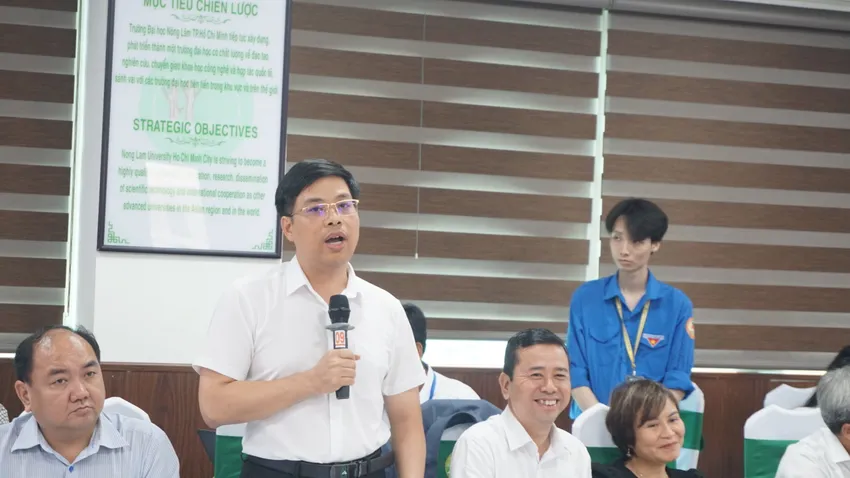 Ông Phạm Tiến Đạt, Hiệu trưởng Trường Đại học Tài chính - Marketing phát biểu tại hội nghị. Ảnh: NGUYỄN QUYÊN phan văn mãi