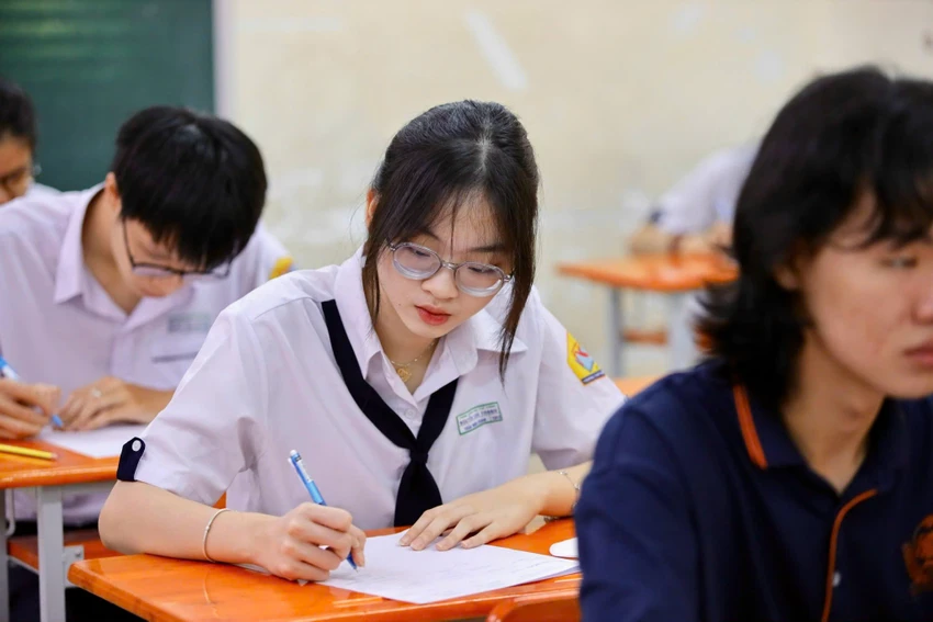 Thí sinh tham dự kỳ thi tốt nghiệp THPT năm học 2024-2025. Ảnh minh hoạ: NGUYỆT NHI giáo viên dừng dạy thêm