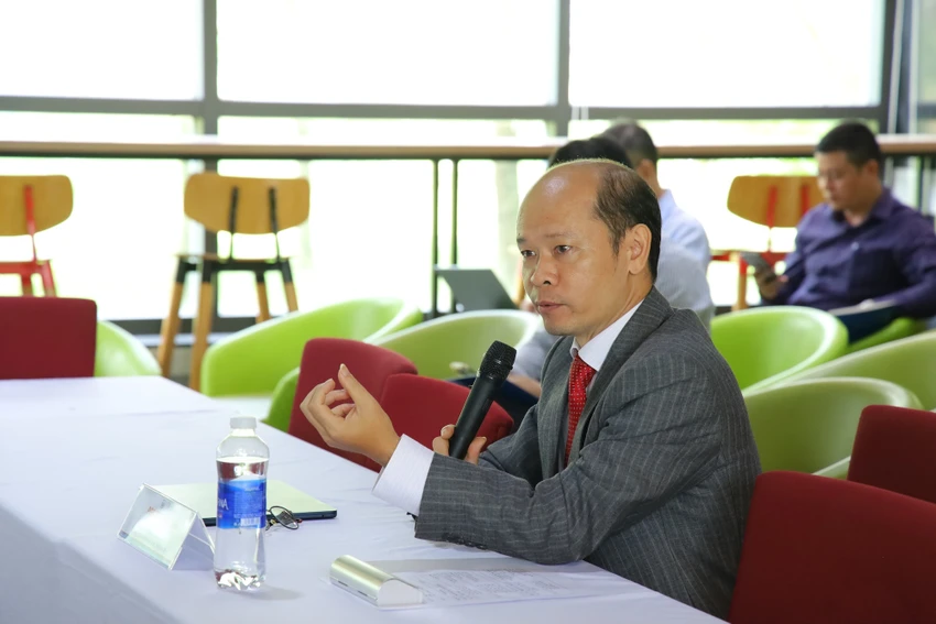 PGS.TS Võ Trí Hảo giới thiệu về đề án. Ảnh: UEL ung-dung-AI_PGS.TS Vo Tri Hao.JPG