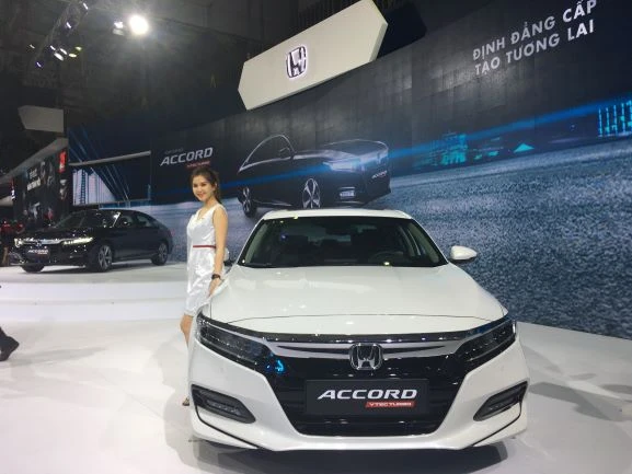 Honda Accord hiện đang được hãng giảm trực tiếp tiền mặt 220 triệu đồng. ô tô nhập khẩu