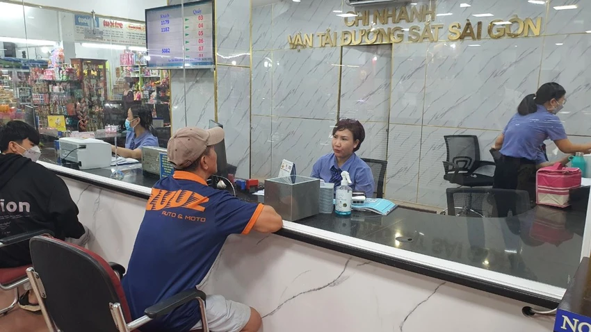 Ngành đường sắt khuyến cáo người dân nên mua vé tàu qua các kênh chính thống của ngành đường sắt. mua-ve-tau.jpg