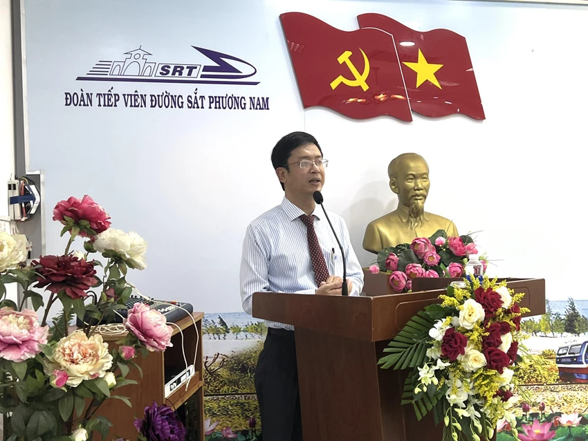 Ông Thái Văn Truyền, Tổng Giám đốc Công ty CP VTĐS Sài Gòn. ve-tau