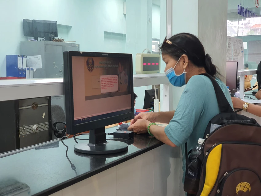 Sắp thay đổi mức thu lệ phí trước bạ đối với ô tô. Ảnh: TN Sắp thay đổi mức thu lệ phí trước bạ đối với ô tô.