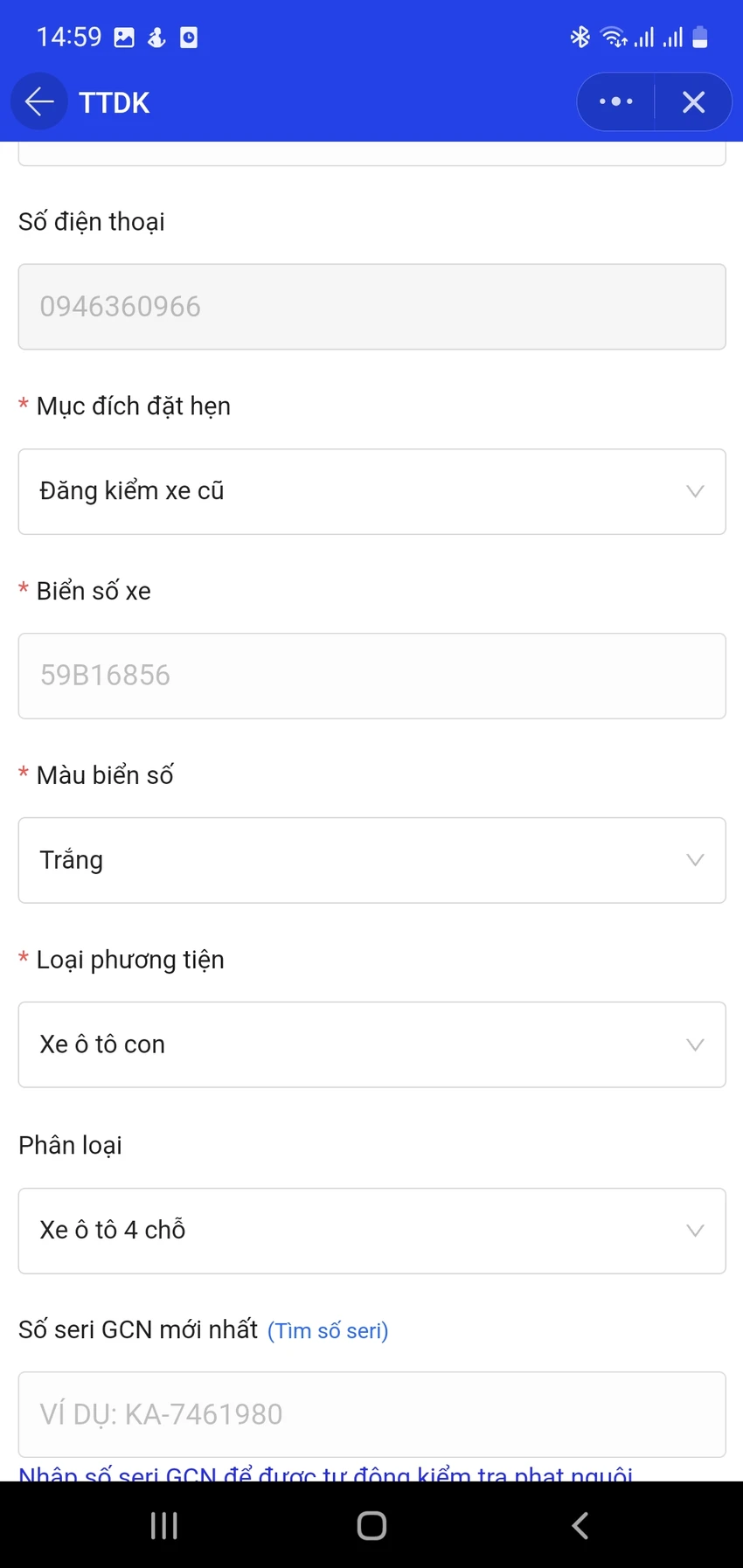 Chủ xe điền các thông tin để đặt lịch. (Ảnh chụp màn hình: TN) app-dang-kiem-3.jpg