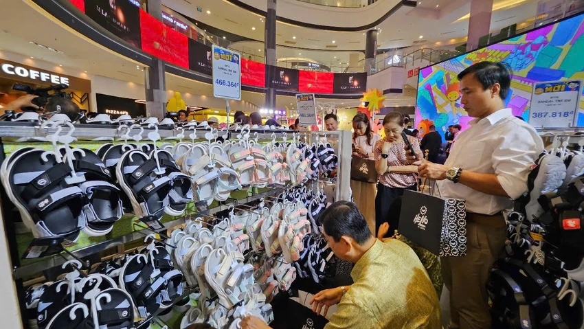 sản xuất giày dép.jpg