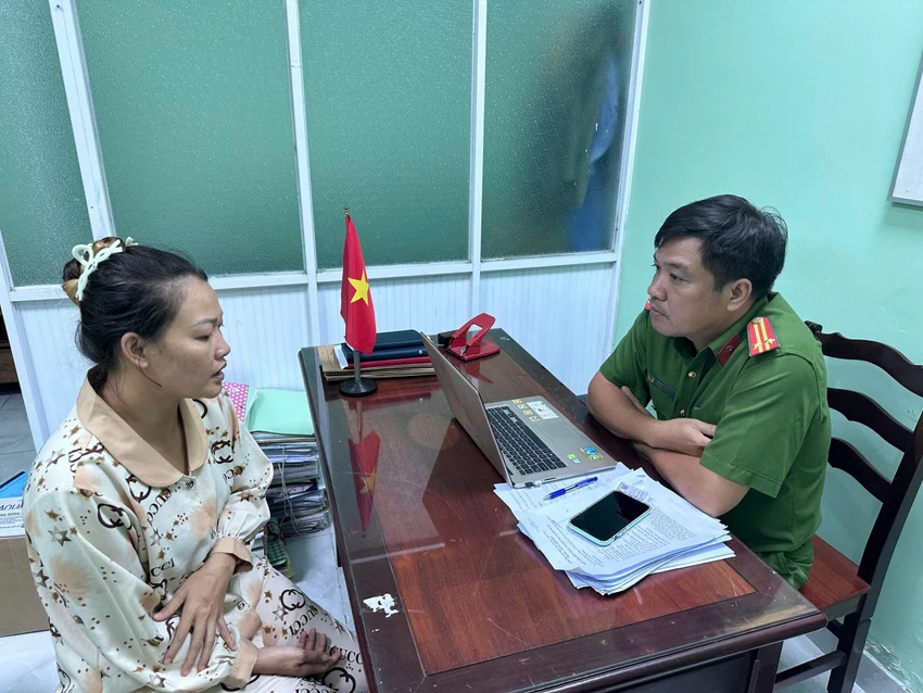 Nguyễn Thùy Trang bị công an khởi tố để điều tra về hành vi cố ý gây thương tích Khởi tố người đánh nhân viên gác chắn tàu tại TP Thủ Đức
