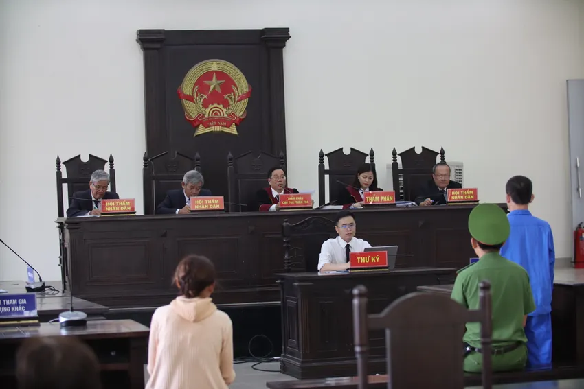 Phiên tòa xét xử bị cáo Phạm Hữu Phước. Ảnh: HUỲNH DU Án mạng từ việc mời rượu mà không uống