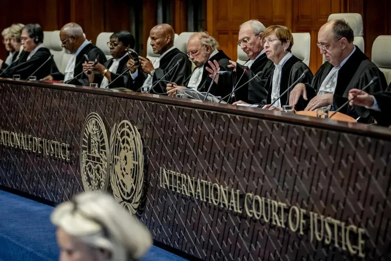 Các thẩm phán của Tòa Công lý Quốc tế (ICJ) dự phiên điều trần về vụ Nam Phi kiện Israel diệt chủng tại trụ sở ICJ (TP The Hague, Hà Lan) ngày 11-1. Ảnh: EPA Nam Phi kiện Israel diệt chủng, tòa sẽ phán quyết thế nào?