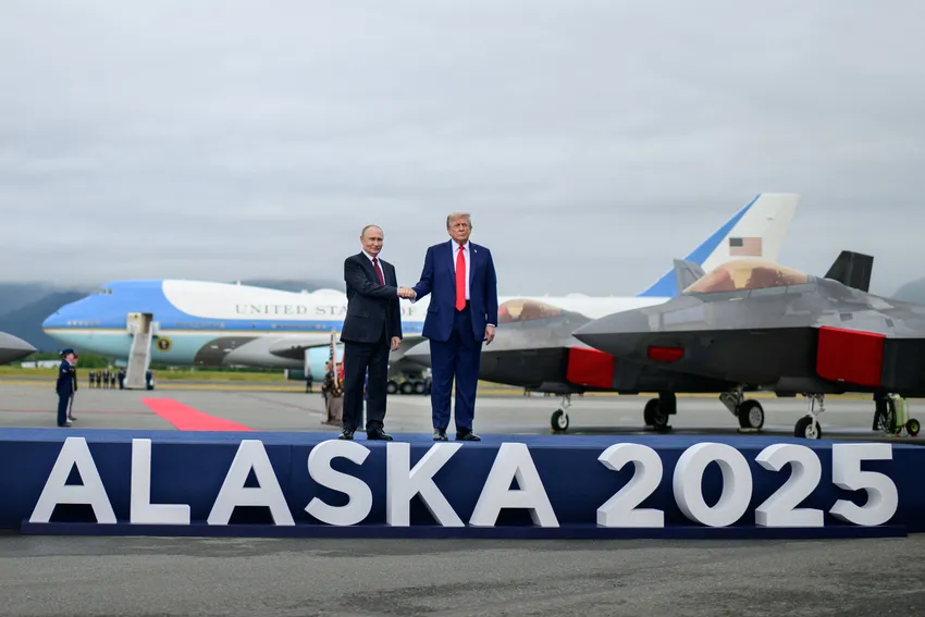 Tổng thống Mỹ Donald Trump (phải) và Tổng thống Nga Vladimir Putin gặp nhau tại bang Alaska (Mỹ) hồi tháng 8. Ảnh: WHITE HOUSE Châu Âu trước nỗi lo bị gạt sang lề thượng đỉnh Trump-Putin Mỹ-Nga