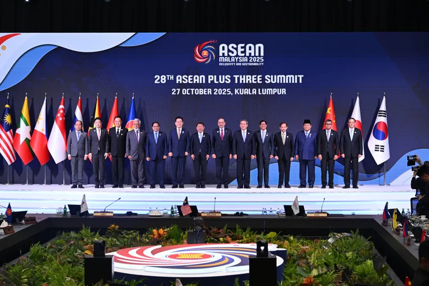 Lãnh đạo các nước ASEAN+3 tại Hội nghị Cấp cao ASEAN+3 lần thứ 28 ở thủ đô Kuala Lumpur (Malaysia) ngày 27-10. Ảnh: ASEAN Hội nghị Cấp cao ASEAN ngày 2: Hợp tác để ứng phó rủi ro