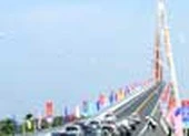 Duy tu cầu Rạch Miễu: Điều tiết giao thông 1 chiều từ 8-4 ảnh 2 Qua cầu Rạch Miễu: Như mơ!