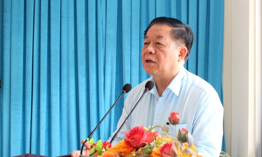 Ông Nguyễn Trọng Nghĩa- Trưởng Ban Tuyên giáo Trung ương phát biểu tại buổi trao quà tham-gia-dinh-chinh-sach (1).jpg