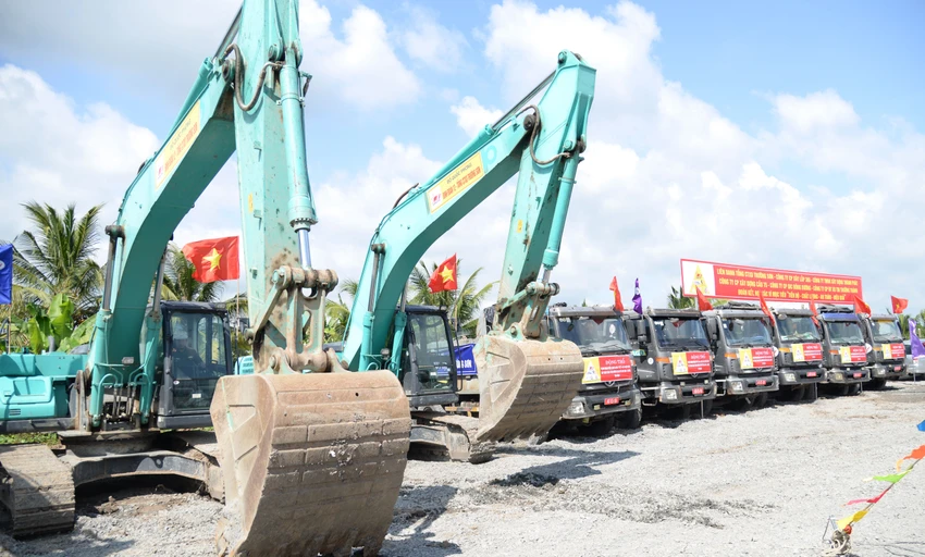 Nghi thức động thổ dự án Thành phần 2 cao tốc Cao Lãnh - An Hữu (Ảnh: nguồn báo Ấp Bắc) Động thổ Dự án thành phần 2 cao tốc Cao Lãnh – An Hữu