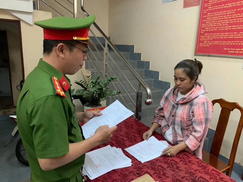 Bị can Đinh Thúy Diễm. Ảnh: CA Dinh-Thuy-Diem.jpg