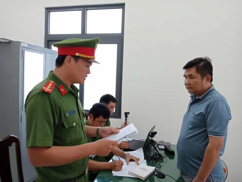 Nguyễn Minh Tuấn là giám đốc Công ty tư vấn, thiết kế xây dựng Đại Chí Vĩ, bị khởi tố trong đường dây đánh bạc hơn 1.800 tỉ đồng. Ảnh: CA Khởi tố thêm nhiều đối tượng trong đường dây tổ chức đánh bạc qua mạng hơn 1.800 tỉ đồng