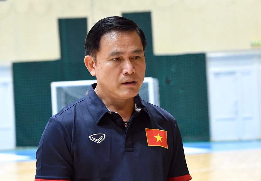Ông chủ của doanh nghiệp Thái Sơn Nam từng là trưởng đoàn bóng đá futsal Việt Nam góp mặt ở hai kỳ World Cup và mới nhất là trưởng đoàn của đội tuyển quốc gia vô địch AFF Cup 2024. Ảnh: AN. nong-pho-chu-tich-vff-tran-anh-tu-dot-ngot-xin-tu-chuc-2.jpg