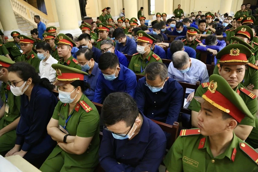 Các bị cáo tại phiên tòa xét xử vụ án Vạn Thịnh Phát giai đoạn 1. Ảnh: HOÀNG GIANG van-thinh-phat-6998.jpeg