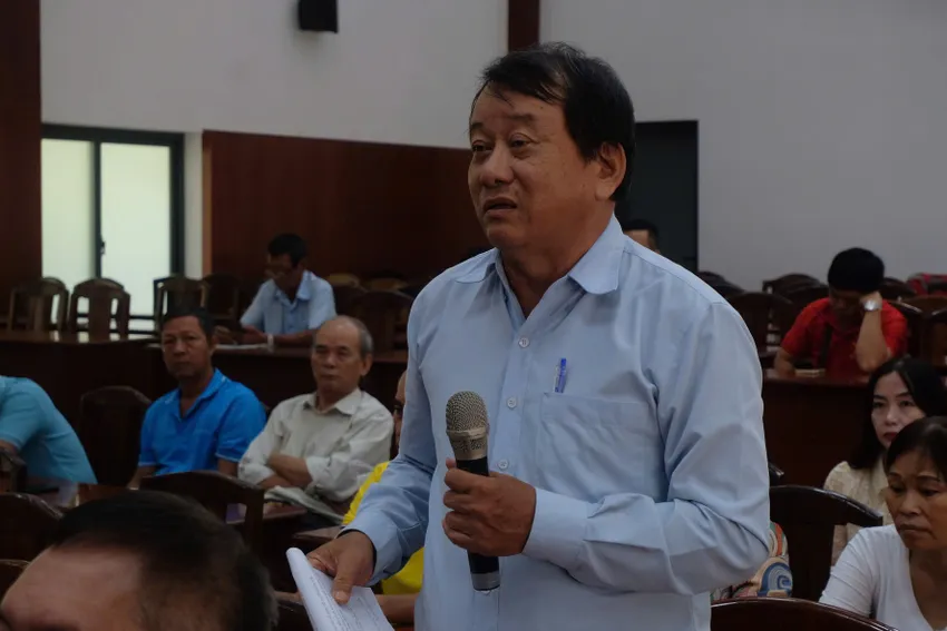 Cử tri Đặng Văn Rành (phường 11, quận 11) nêu ý kiến. Ảnh: SONG MAI chanh-an-tand-toi-cao-le-minh-tri-noi-ve-viec-bo-hinh-phat-tu-hinh-voi-8-toi-danh-3.jpg
