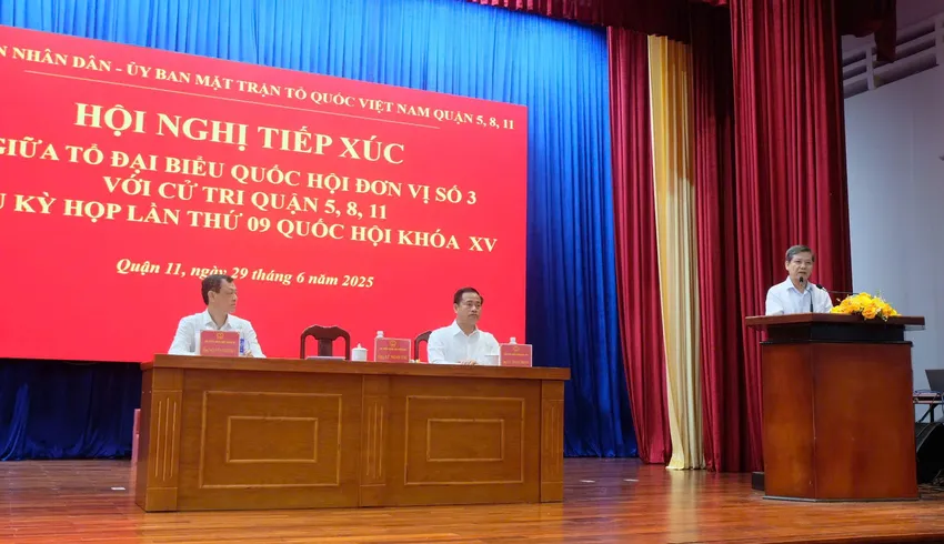 Tổ Đại biểu Quốc hội ĐBQH - TP.HCM đơn vị 3 đã có buổi tiếp xúc cử tri quận 8, quận 5 và quận 11 sau kỳ họp lần thứ 9 của Quốc hội khóa XV. Ảnh: SONG MAI Chánh án TAND Tối cao Lê Minh Trí nói về việc bỏ hình phạt tử hình với 8 tội danh