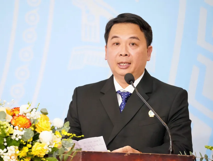 Chánh án TAND khu vực 9 - TP.HCM Nguyễn Đức Phước phát biểu tại buổi lễ. Ảnh: THUẬN VĂN chum-anh-tand-tp-hcm-trao-quyet-dinh-19-chanh-an-tand-khu-vuc-tp-hcm-15.jpg