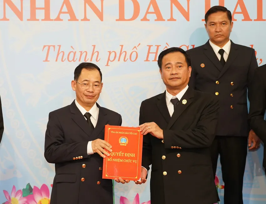 Ông Hoàng Huy Toàn - Chánh án TAND khu vực 15 - TP.HCM. Ảnh: THUẬN VĂN tand-khu-vuc-tp-hcm-7.jpg