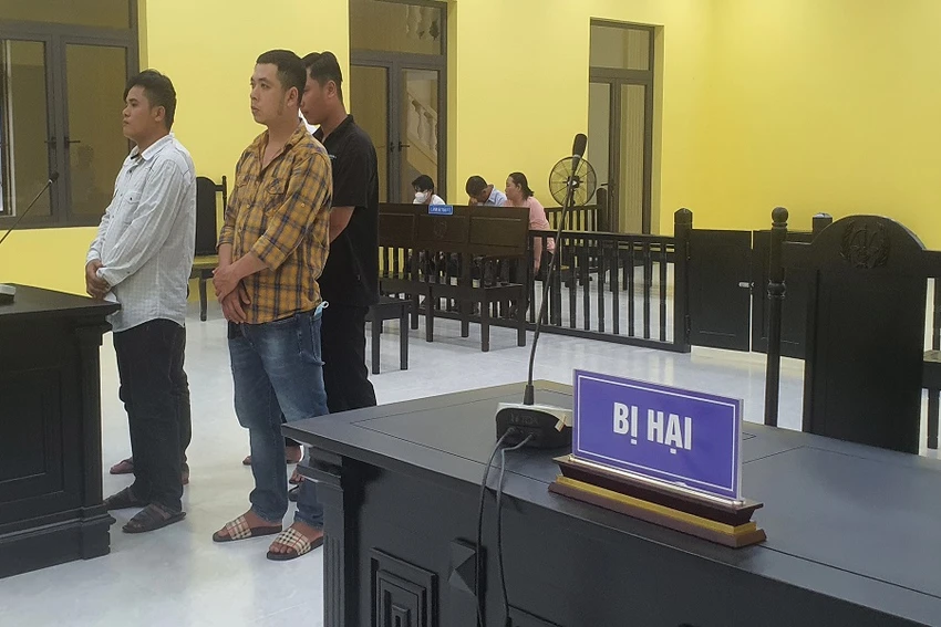 Tại phiên xử ngày 19-3-2024, ghế bị hại vẫn trống như bao phiên xử trước đây do đã bãi nại. Ảnh: TRẦN VŨ Bị cáo tự vẫn CM2.jpg