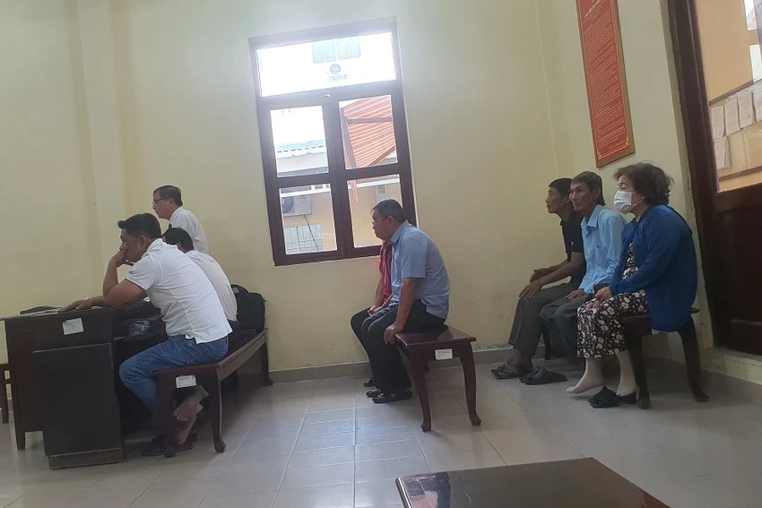Một góc phòng xử vụ án Cựu chủ tịch Cà Mau đòi nhà hôm nay 17-4-2024. Ảnh: TRẦN VŨ Cựu_chủ_tịch_Cà_mau_đòi_nhà_1.jpg