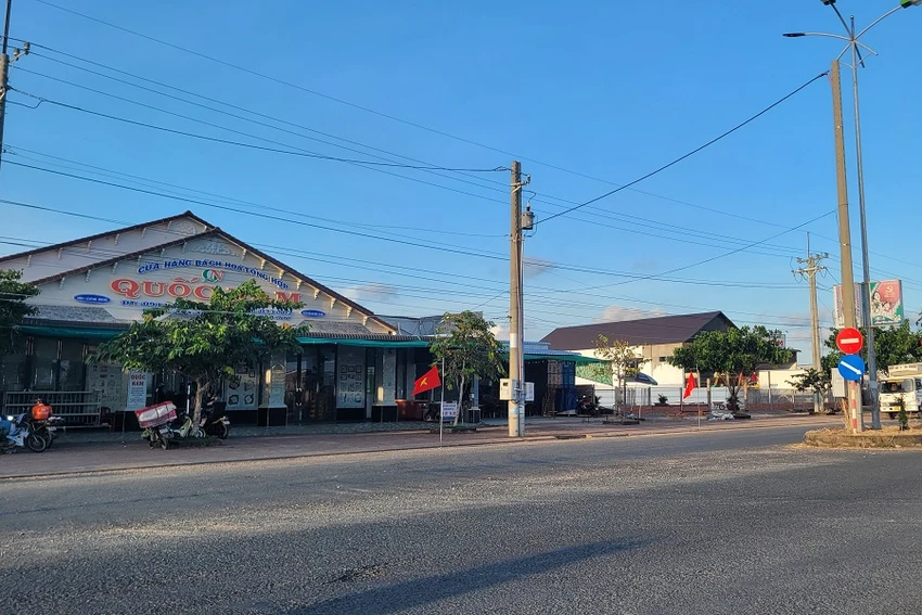 Một góc dự án Khu đô thị Cửu Long, Sông Đốc. Ảnh: TRẦN VŨ Lãng phí đất đai Sông Đốc Cà Mau 3.jpg