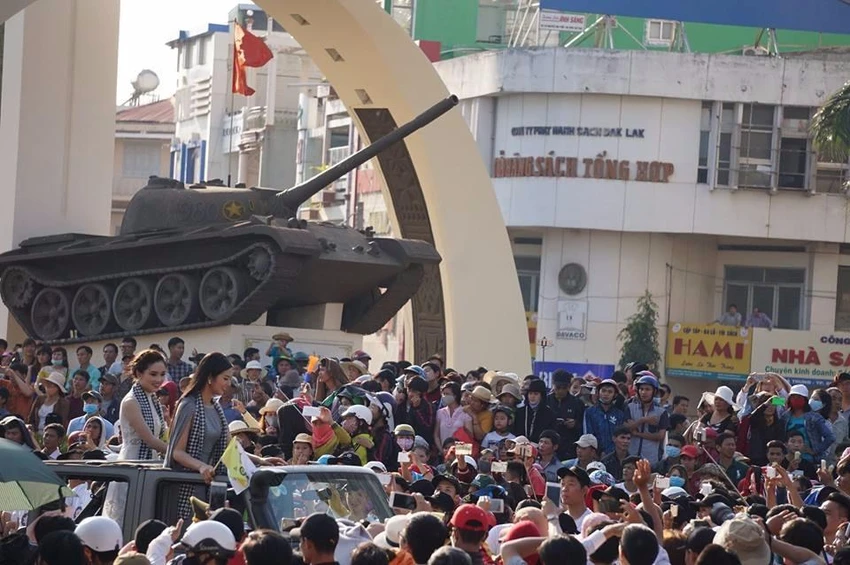 Lễ hội diễn ra tại ngã 6 trung tâm TP. Buôn Ma Thuột.