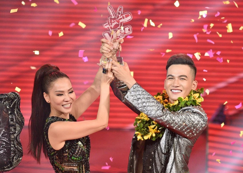 Ali Hoang Duong tro thanh quan quan Giong hat Viet 2017 hinh anh 2