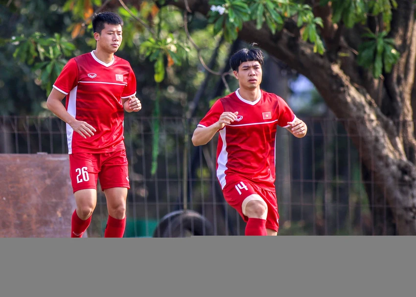 Vì sao trợ lý Lee Young-jin theo dõi sát sao Công Phượng? ảnh 6 Vì sao trợ lý Lee Young-jin theo dõi sát sao Công Phượng? ảnh 6