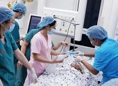 Tách cặp song Nhi: Vỡ òa niềm vui thành công