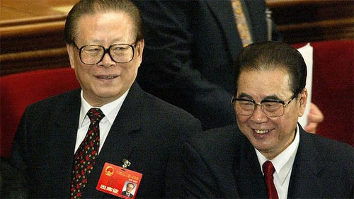 Cựu chủ tịch Trung Quốc Giang Trạch Dân (trái) và cựu thủ tướng Lý Bằng. Ảnh: AFP 1-china-w-620x349-7191-1392196751.jpg