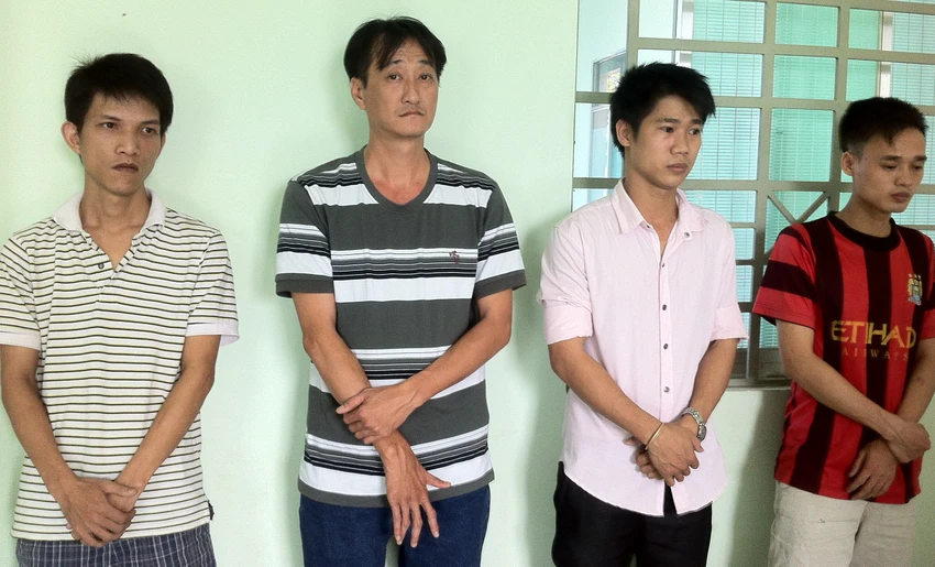Phá đường dây cá độ bóng đá tại quán cà phê ảnh 1