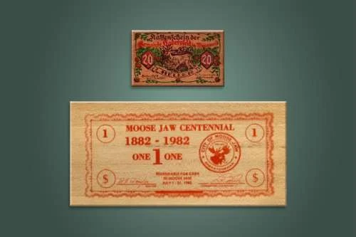 8. Tiền gỗ Nhằm phục hồi kinh tế bị tàn phá bởi thế chiến thứ nhất (1914 - 1918), Đức đã buộc phải sử dụng bất cứ vật liệu nào để in tiền, đáp ứng nhu cầu của người dân. Gỗ, lá nhôm, vải lanh, quân bài... đều được trưng dụng trong thời kỳ này, và kéo dài cho đến khi Ngân hàng trung ương Reichsbank hồi phục. Nhập mô tả cho ảnh