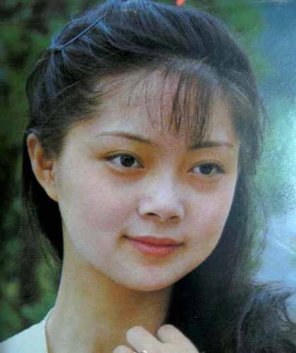 Trương Lợi sở hữu gương mặt bầu, trong trẻo. Trương Lợi sở hữu gương mặt bầu,