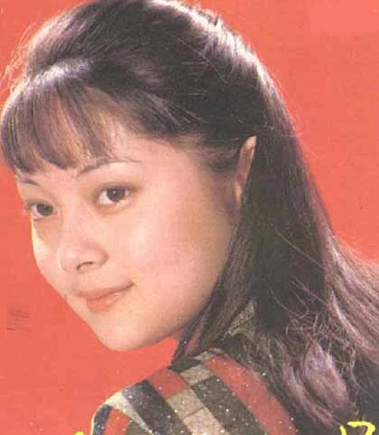 Đến năm 1990, cô sang Canada du học và định cư ở Canada kể từ đó. Đến năm 1990, cô sang Canada du học và định cư ở Canada kể từ đó. Hiện Trương Lợi là một doanh nhân.