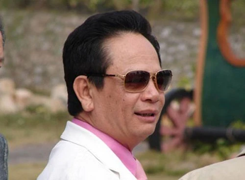 Với dự án đầu tư "điên rồ" nhất vào năm 1997 gắn với Tuần Châu, Chủ tịch công ty trách nhiệm hữu hạn Âu Lạc - Đào Hồng Tuyển - là doanh nhân đầu tiên có biệt danh "Chúa đảo". Với dự án đầu tư điên rồ nhất vào năm 1997 gắn với Tuần Châu, Chủ tịch công ty trách nhiệm hữu hạn Âu Lạc - Đào Hồng Tuyển là doanh nhân đầu tiên có biệt danh