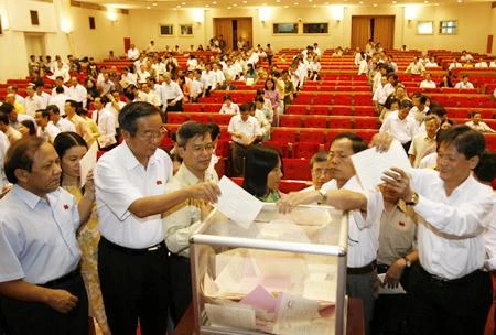 Nếu bị “tín nhiệm thấp” có thể xin từ chức ảnh 1 Nếu bị “tín nhiệm thấp” có thể xin từ chức ảnh 1