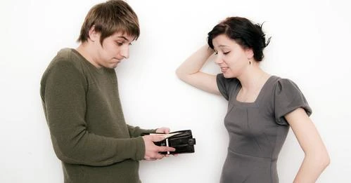 Điểm danh những cô nàng 'vạn người ghét' nơi công sở 3