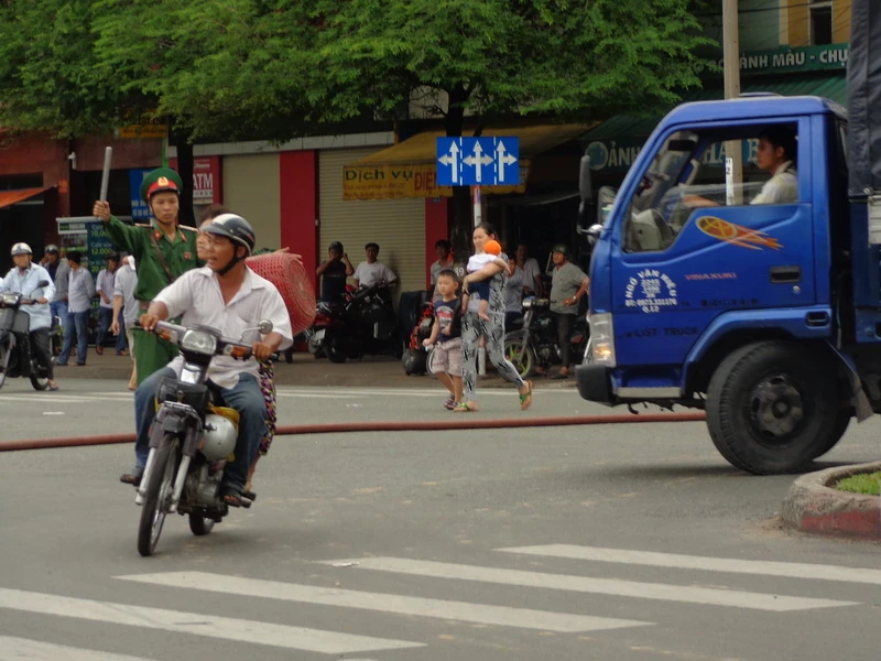 Cháy kho hàng trong doanh trại quân đội ảnh 5 Cháy kho hàng trong doanh trại quân đội ảnh 5