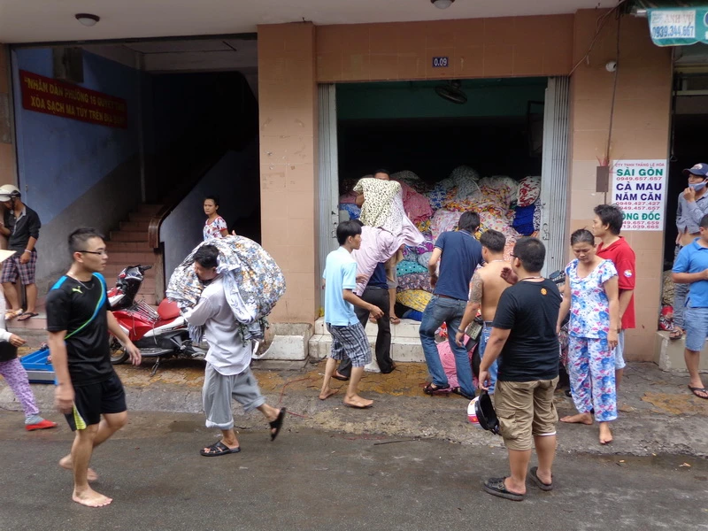 Cháy kho hàng trong doanh trại quân đội ảnh 9 Cháy kho hàng trong doanh trại quân đội ảnh 9