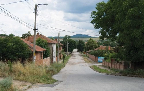 Những đóa hồng lặng lẽ ở Bulgaria ảnh 7 Những đóa hồng lặng lẽ ở Bulgaria ảnh 7