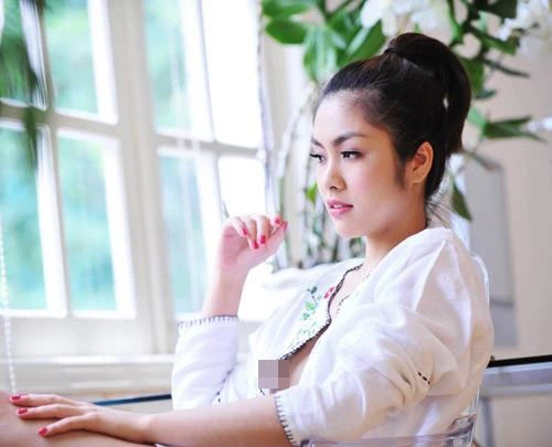 Scandal 'để đời' vì trang phục của mỹ nhân Việt ảnh 15