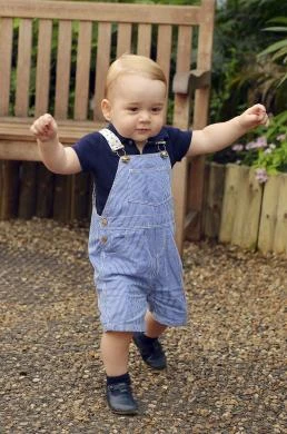 Điểm lại những khoảnh khắc đáng yêu của Hoàng tử George ảnh 18