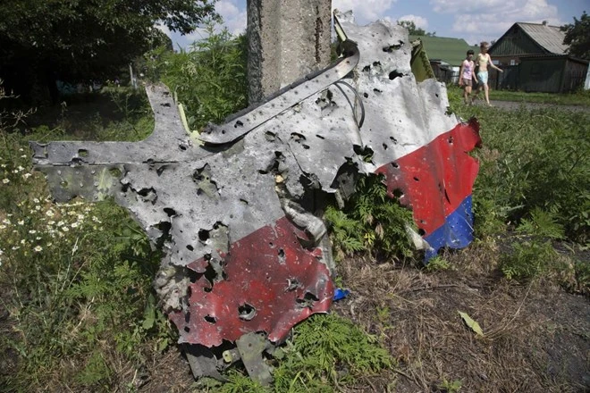 Những hình ảnh chứng minh MH17 đã bị bắn bằng tên lửa ảnh 5 Những hình ảnh chứng minh MH17 đã bị bắn bằng tên lửa ảnh 5