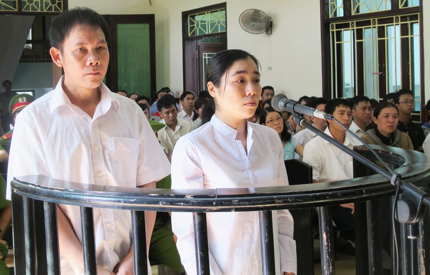 Y án chung thân nữ nhân viên tham ô bằng cách bỏ tiền vào sọt rác ảnh 1 Y án chung thân nữ nhân viên tham ô bằng cách bỏ tiền vào sọt rác ảnh 1