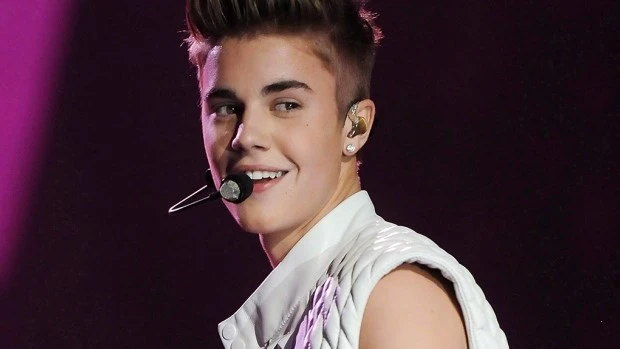 Ca sỹ Justin Bieber đối mặt với tội danh hành hung và lái xe nguy hiểm ảnh 1 Ca sỹ Justin Bieber đối mặt với tội danh hành hung và lái xe nguy hiểm ảnh 1